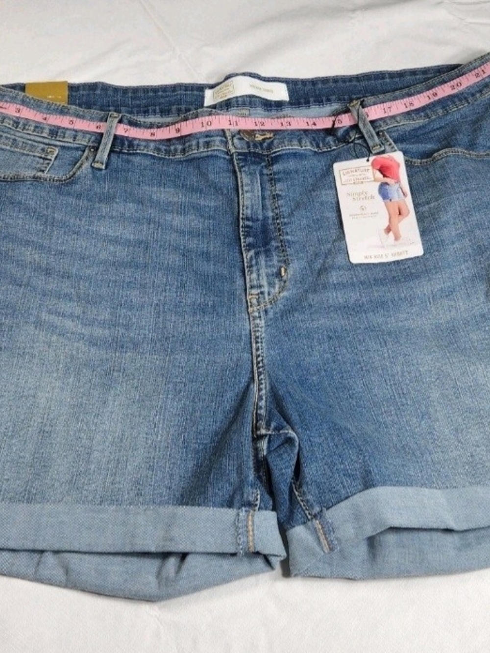 Levi Strauss Signature Womens Plus Size 24W 37 Mid Rise Denim Cuffed Shorts 03 - Picture 3 of 7
